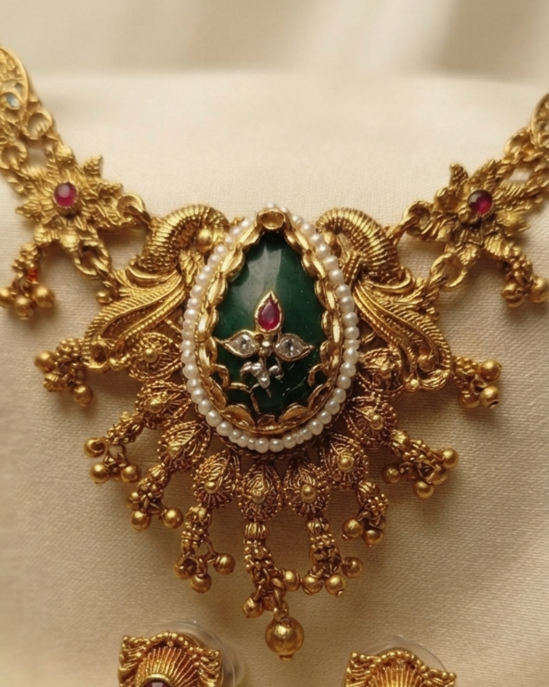 Emerald Green & Antique Gold Temple Jewellery Necklace Set
