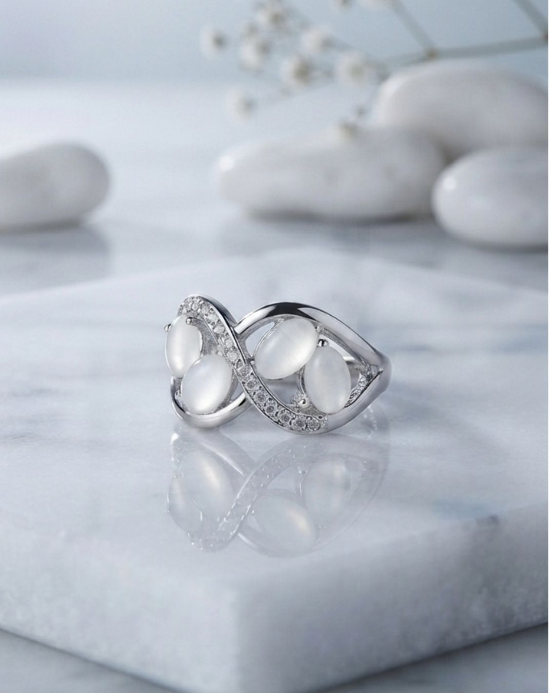 Silver-Plated Knot Design Statement Ring