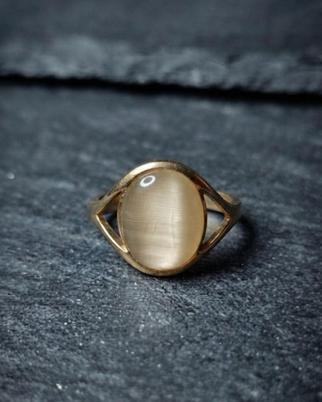 Luna Oval Cat Eye Ring