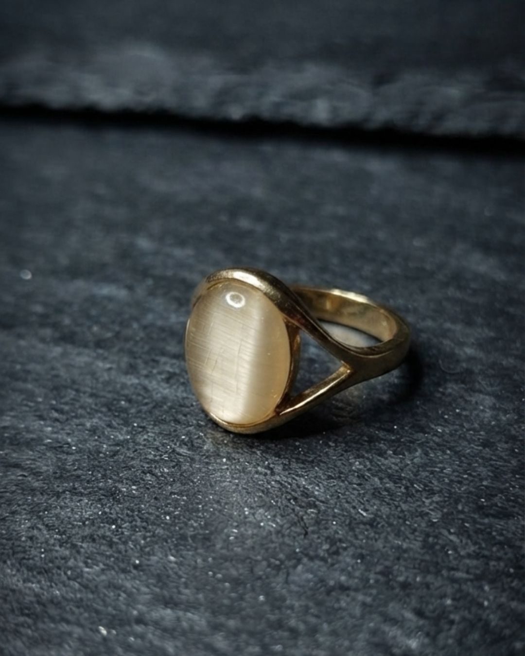 Luna Oval Cat Eye Ring